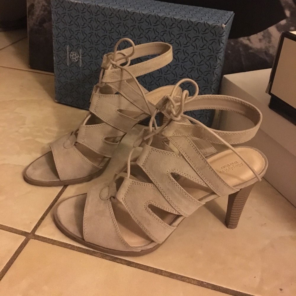 Beige Vera wang heeled strapped sandals