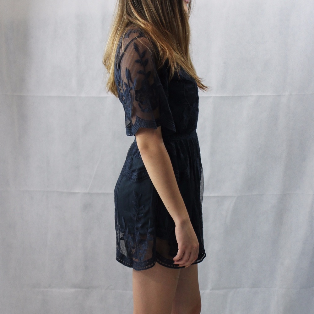 πLace Deep V Romper - Picture 7 of 7