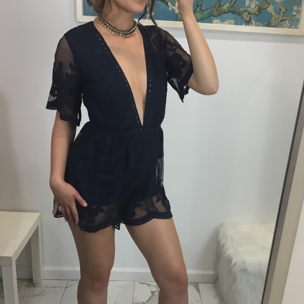 πLace Deep V Romper - Picture 1 of 7