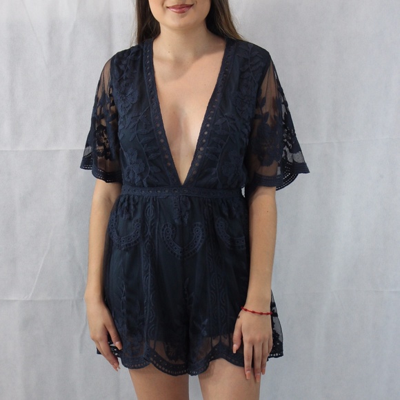 🆕Lace Deep V Romper - Picture 2 of 7