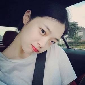 Meet your Posher, Les