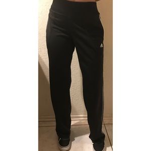 BLACK ADIDAS TRACK PANTS•SIZE MEDIUM😍