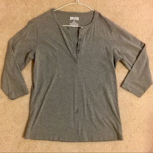 Duluth Trading Co. grey 3/4 sleeve tshirt. Sz. M