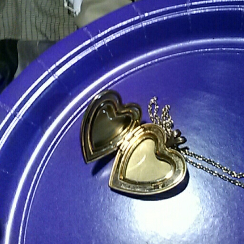 Jewelry - Picture 3 of 3