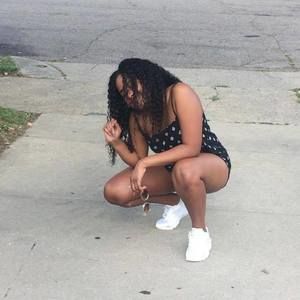 Meet your Posher, Chanelle