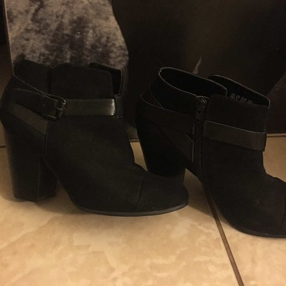Black heeled ankle boots