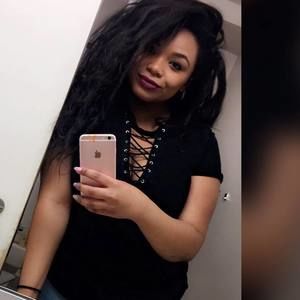 Meet your Posher, Briana