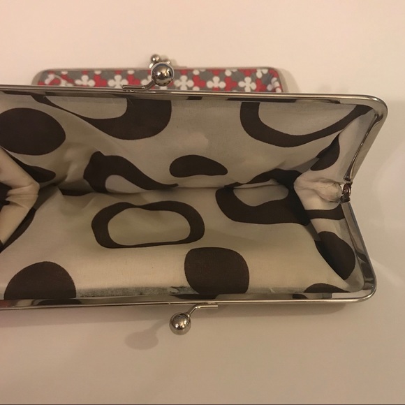 NWT Magnet & Kissing Clip Clutch - Picture 4 of 4