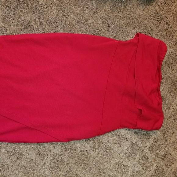 Red Dress - Picture 2 of 2