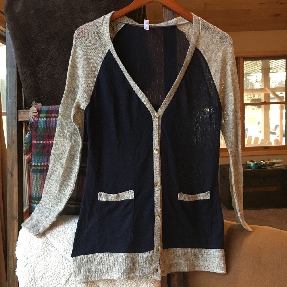 ***Color block cardigan