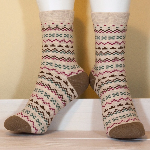 NWT 1 Pair of Women's Crew Sock, Pattern: Pixels - Picture 2 of 2