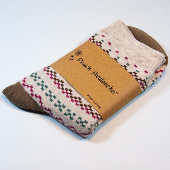 Peach Avalanche Accessories - NWT 1 Pair of Women's Crew Sock, Pattern: Pixels