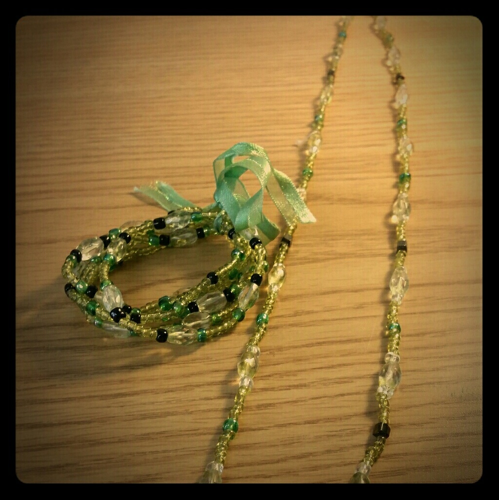 Green bracelet and necklace set.