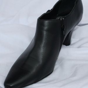 Black Leather Ankle Bootie Boots Size 8
