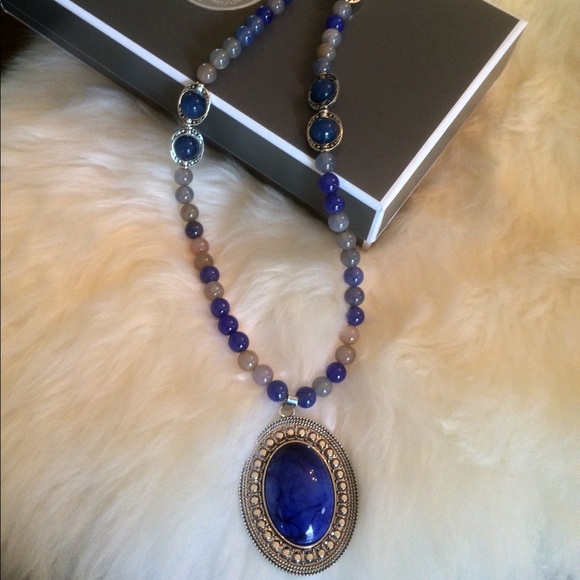 ⚜️Blue Belle ~ Pendant Necklace⚜️ - Picture 2 of 6
