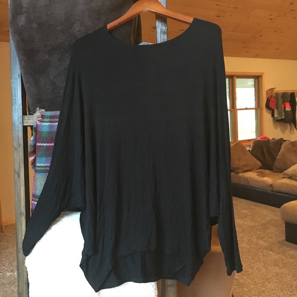 ***Black flowy dolman shirt