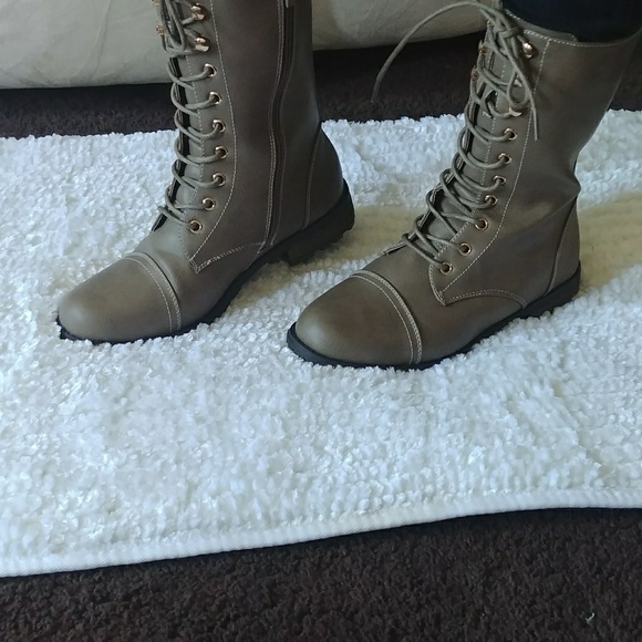 Last, 6.5  Combat booties Taupe PRICE FIRM - Picture 3 of 7
