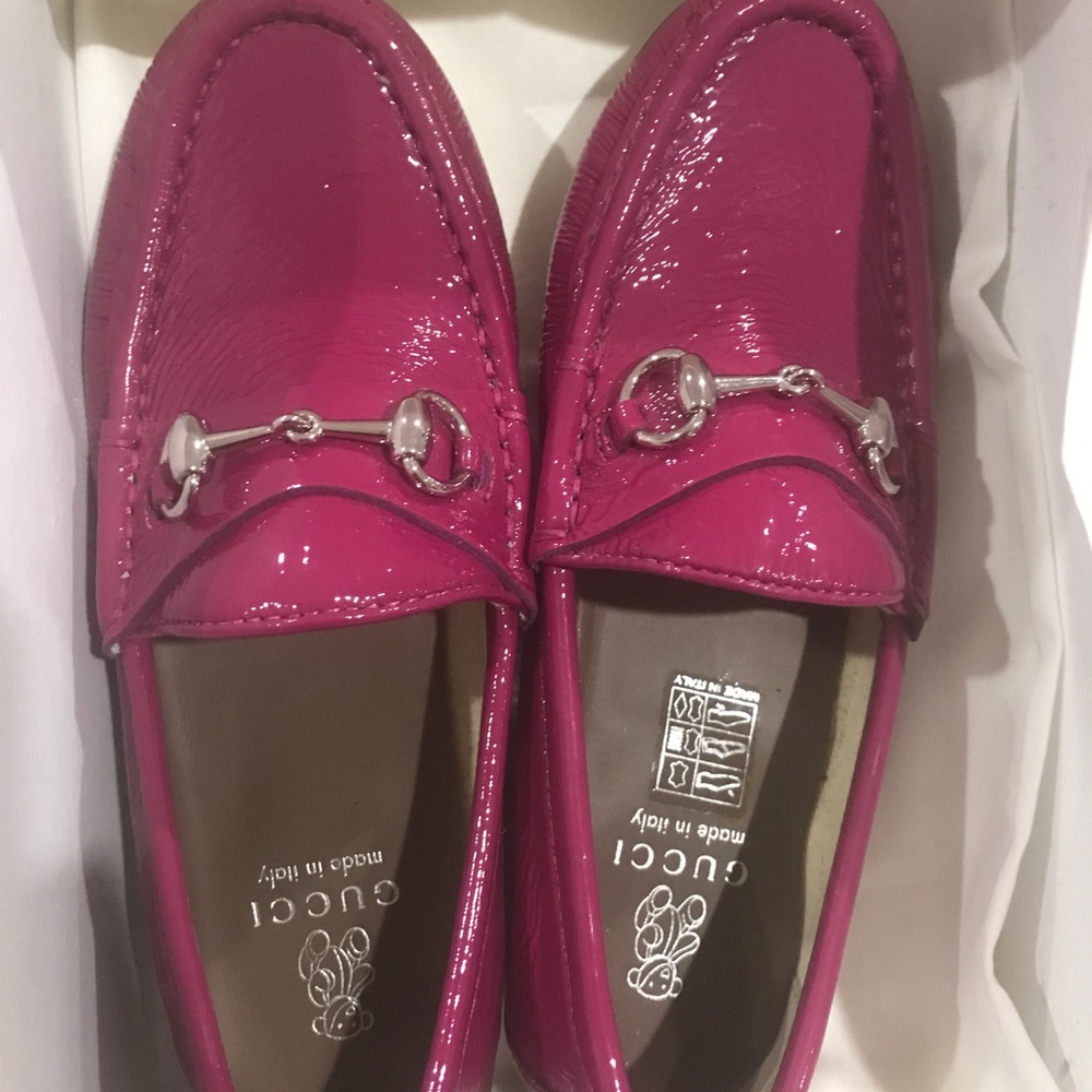 Authentic Gucci Girls Pink Patent Loafer size 32