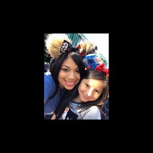 Meet your Posher, Laura