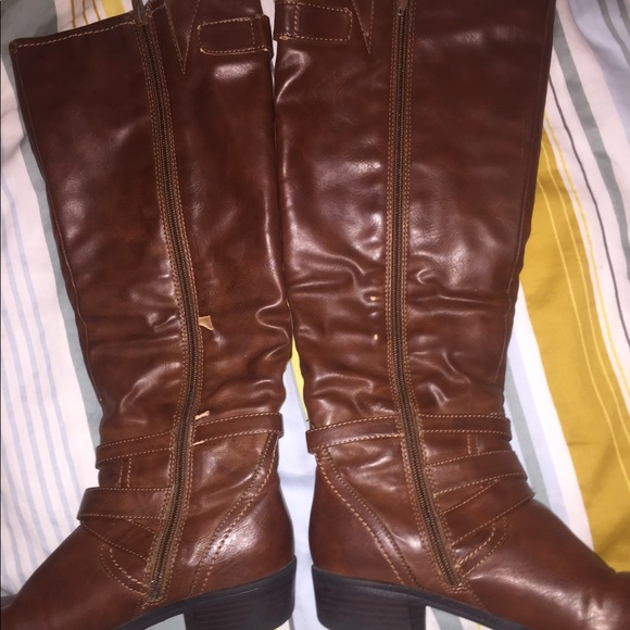 Women’s Riding Boots - Picture 2 of 7