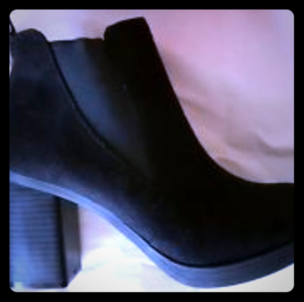 American Eagle Black Booties