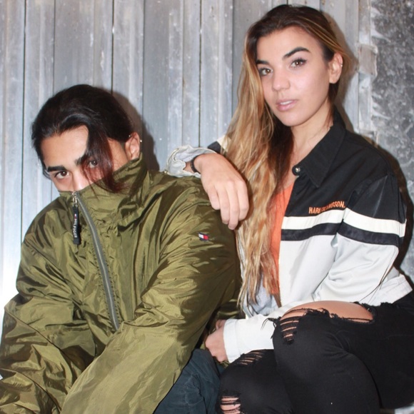 Meet your Posher, Missing - Picture 1 of 1