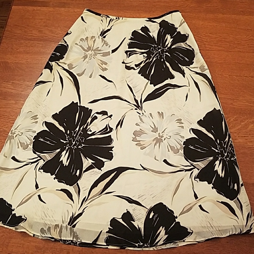 Stunning Talbots SILK  Skirt size 4