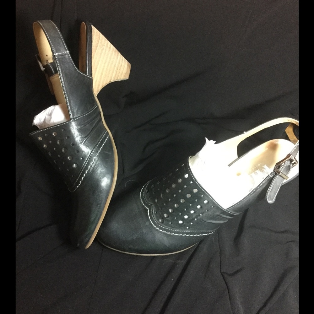 Fidji women’s sling back mules sz 41