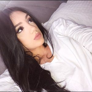 Meet your Posher, Rina