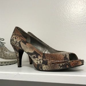 Snakeskin open toe heels