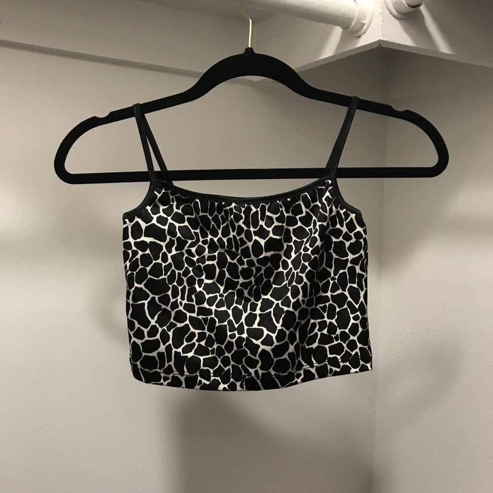 Tortoise shell print black/white crop top