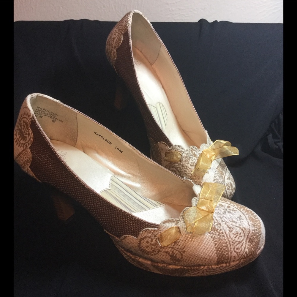 BKE super cute heels size 10