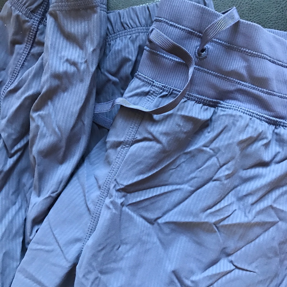 Lululemon Dance Studio Crop Greyvy 6 UL