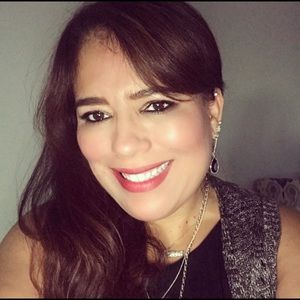 Meet your Posher, Esperanza m