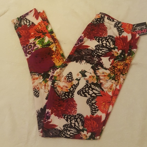 Pants - 🛍Flash Sale NWT Leggings