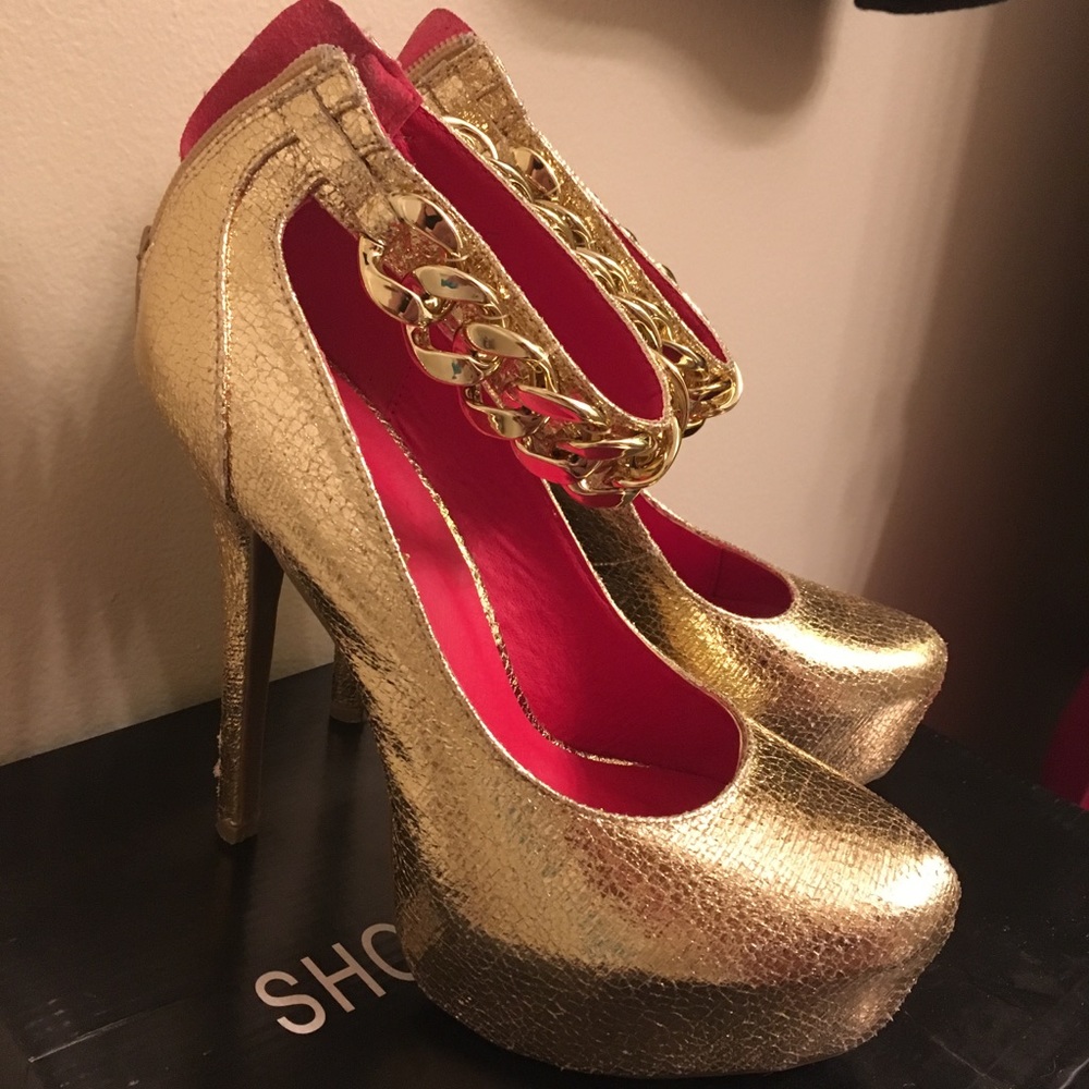 Metallic Gold Pumps