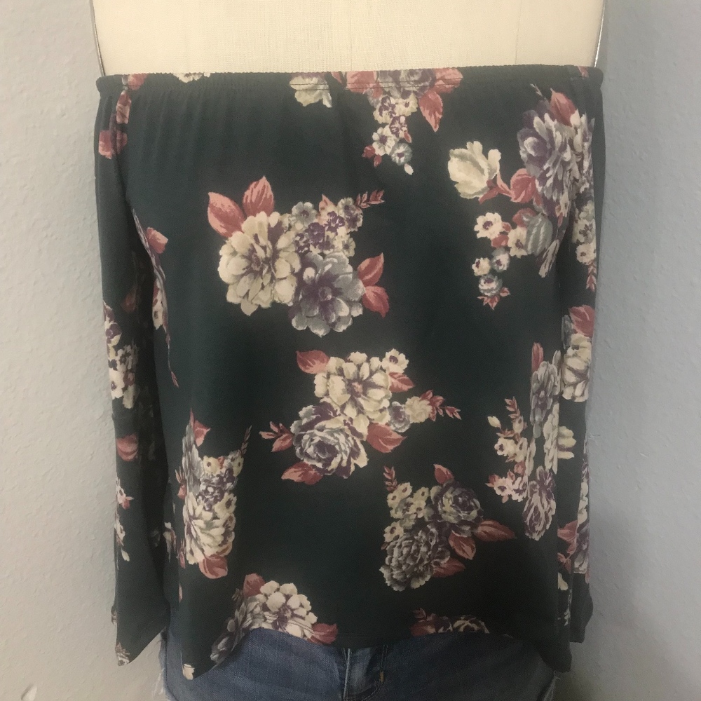IRIS Floral Printed Off Shoulder Bell Sleeve Shirt