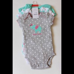 🌟Final Price🌟 NWT set of 3 onesies from Carters