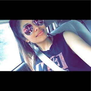 Meet your Posher, Jessica