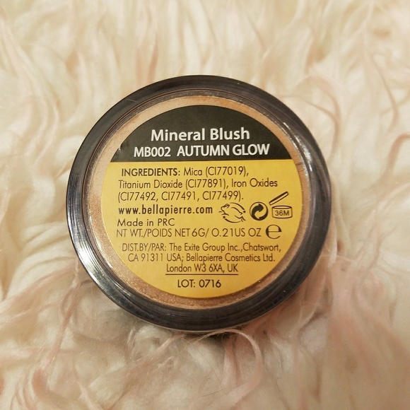 Bellapierre mineral blush/bronzer in "Autumn Glow" - Picture 6 of 7