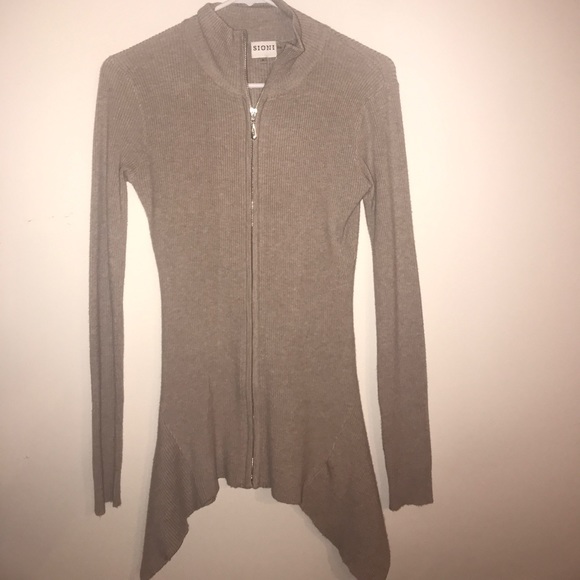 Super sexy tan sweater - Picture 1 of 3