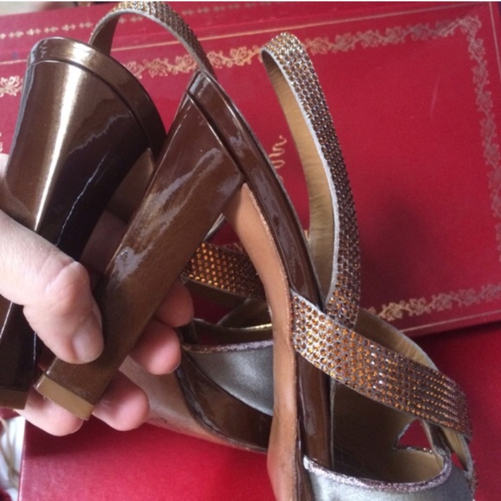 Rene Caovilla Swarovsky Gold Tone & Patent Platform 6 - Picture 4 of 4