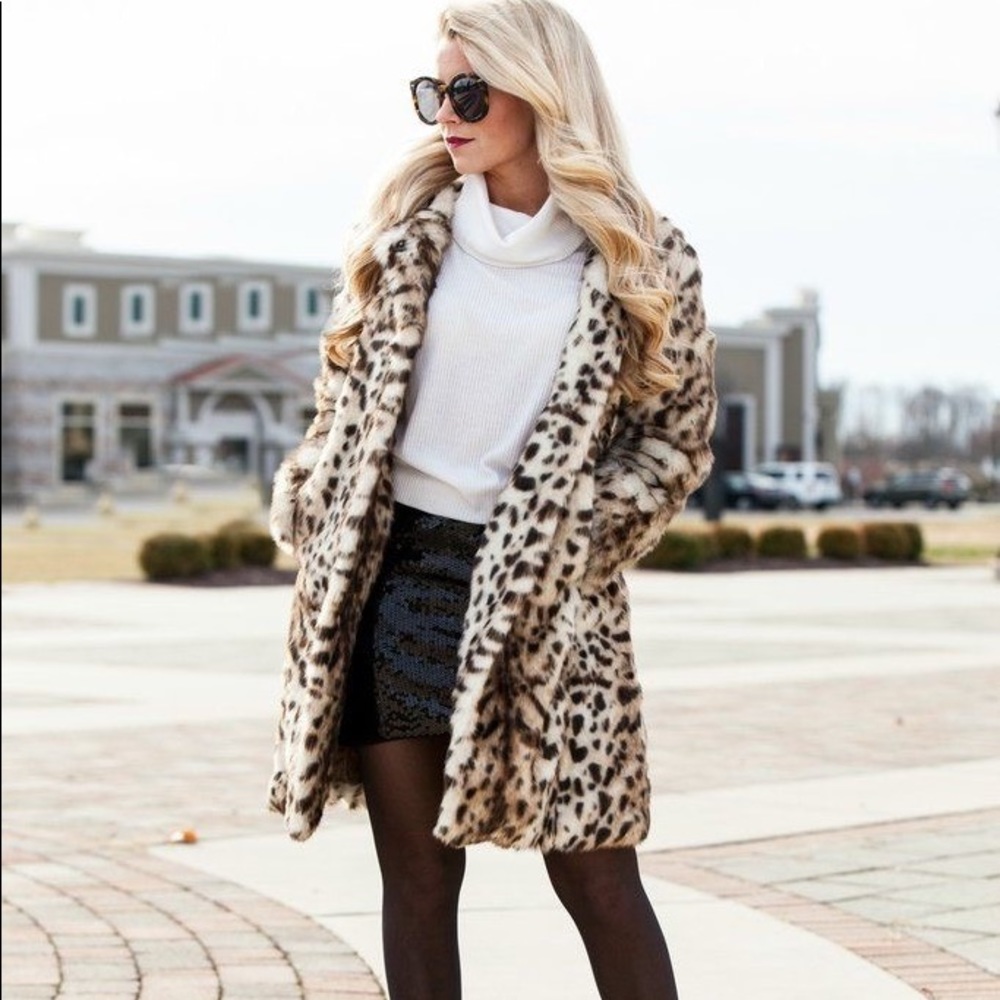 Small faux fur leopard coat