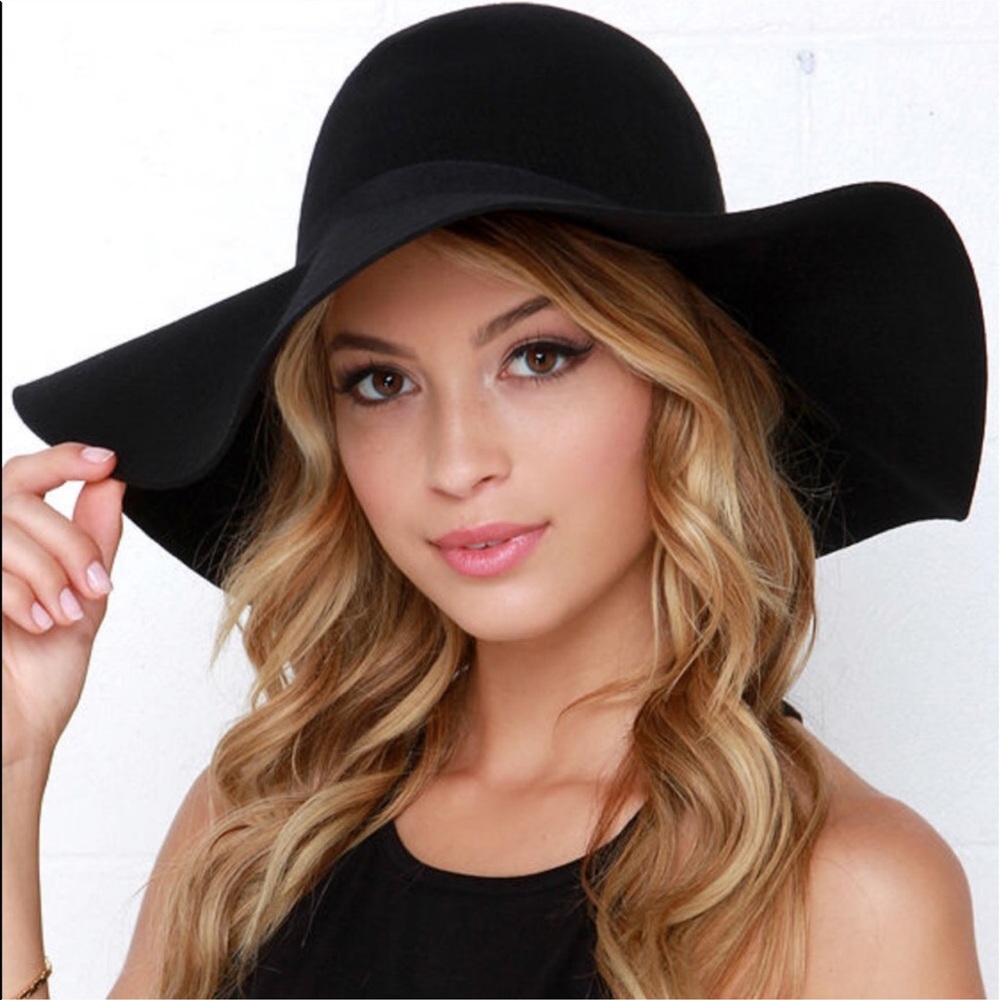 BLACK FLOPPY HAT