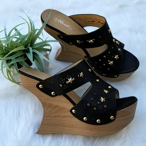 herstyle Shoes - Platform Heels Studded