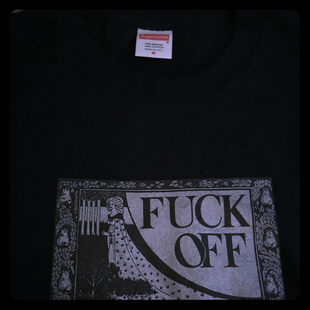 Supreme tshirt