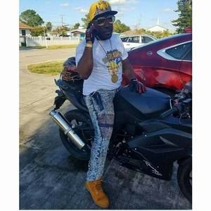 Meet your Posher, Lavar