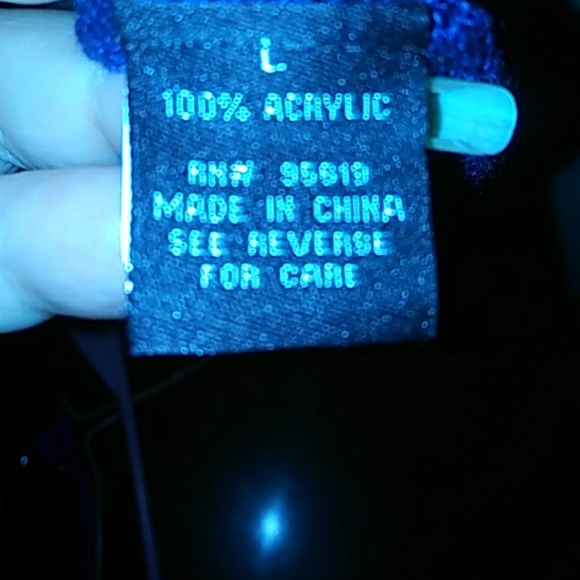 Sweater - Picture 4 of 4