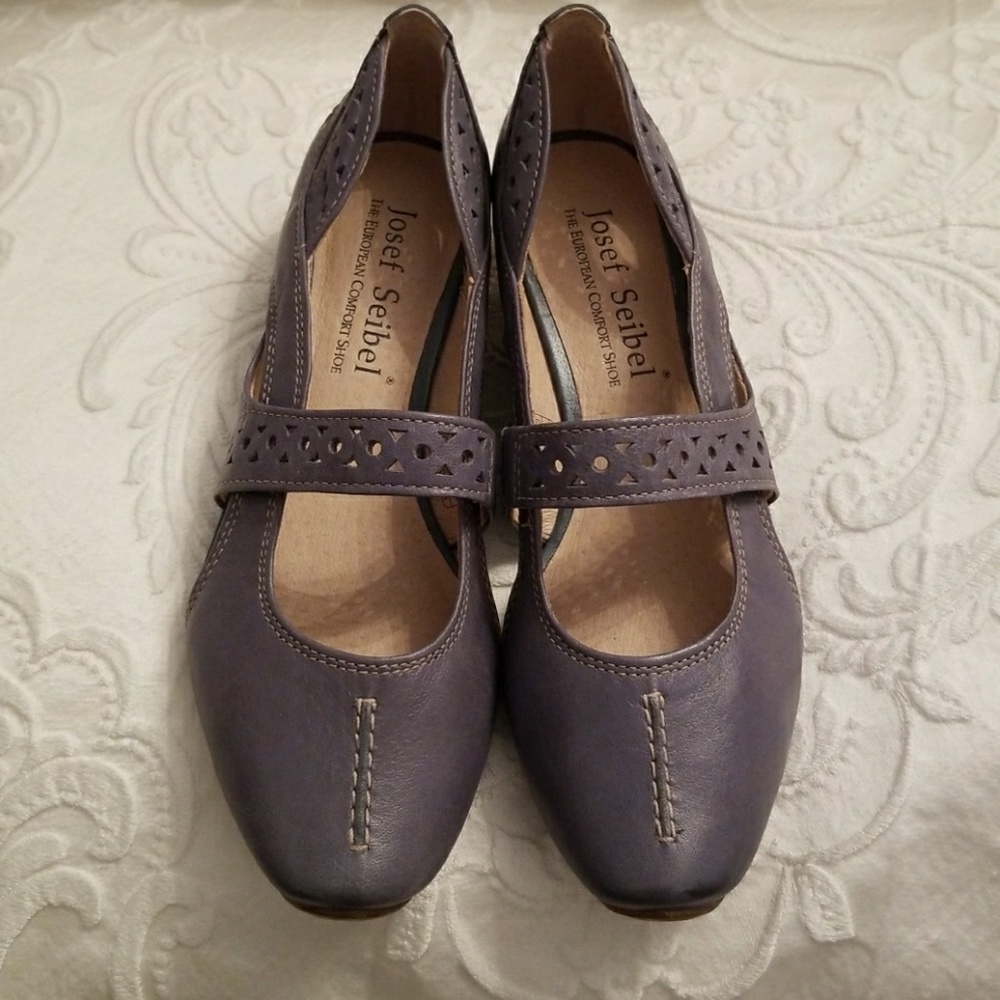 Josef Siebel blue leather shoes. New!