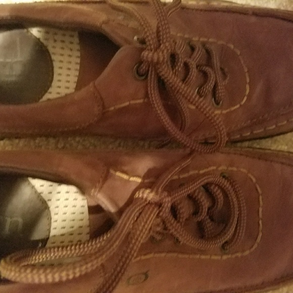 born tie shoes